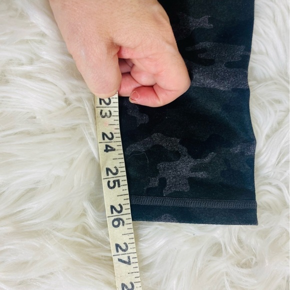 Fabletics Camo Leggings Size:Small - Picture 5 of 6